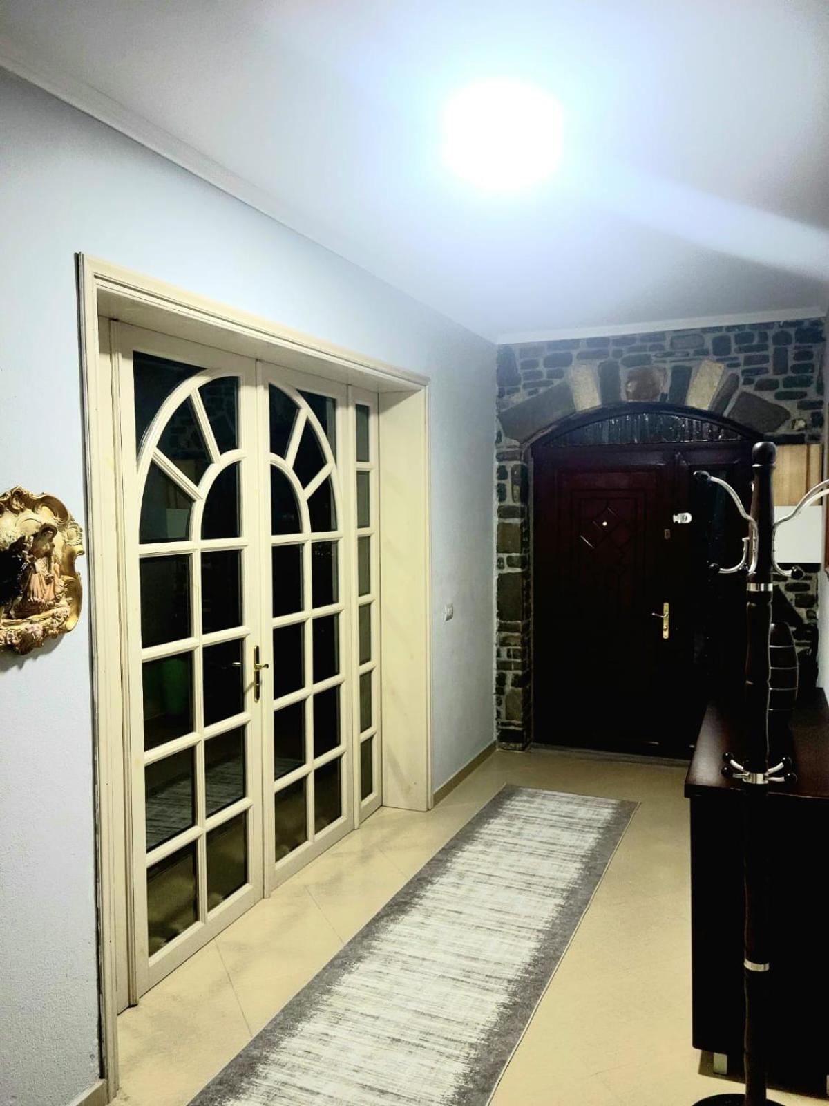 Villa Llanaj Берат Екстер'єр фото